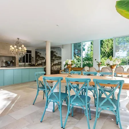 Carbo D'hotes Mourillon, 4 Belles Chambres, Piscine Bed & Breakfast Toulon
